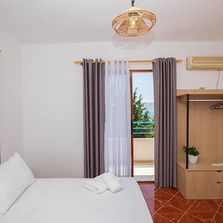 Hotel Gaudium Radhimë